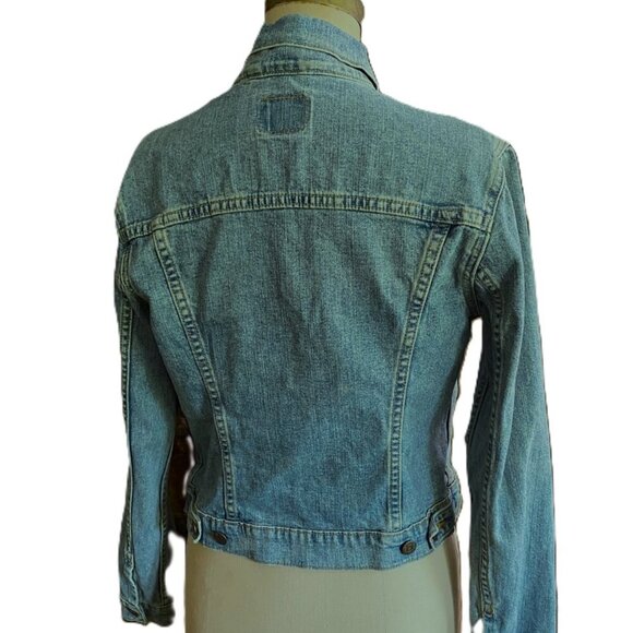 Vintage Levi's Strauss Trucker light wash denim jacket - Picture 5 of 10